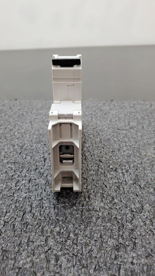 SIEMENS 5SJ4132-7HG41 Circuit Breaker 5SJ41, 32A, 240 V, 50/60Hz Type HSJ 1-Pole
