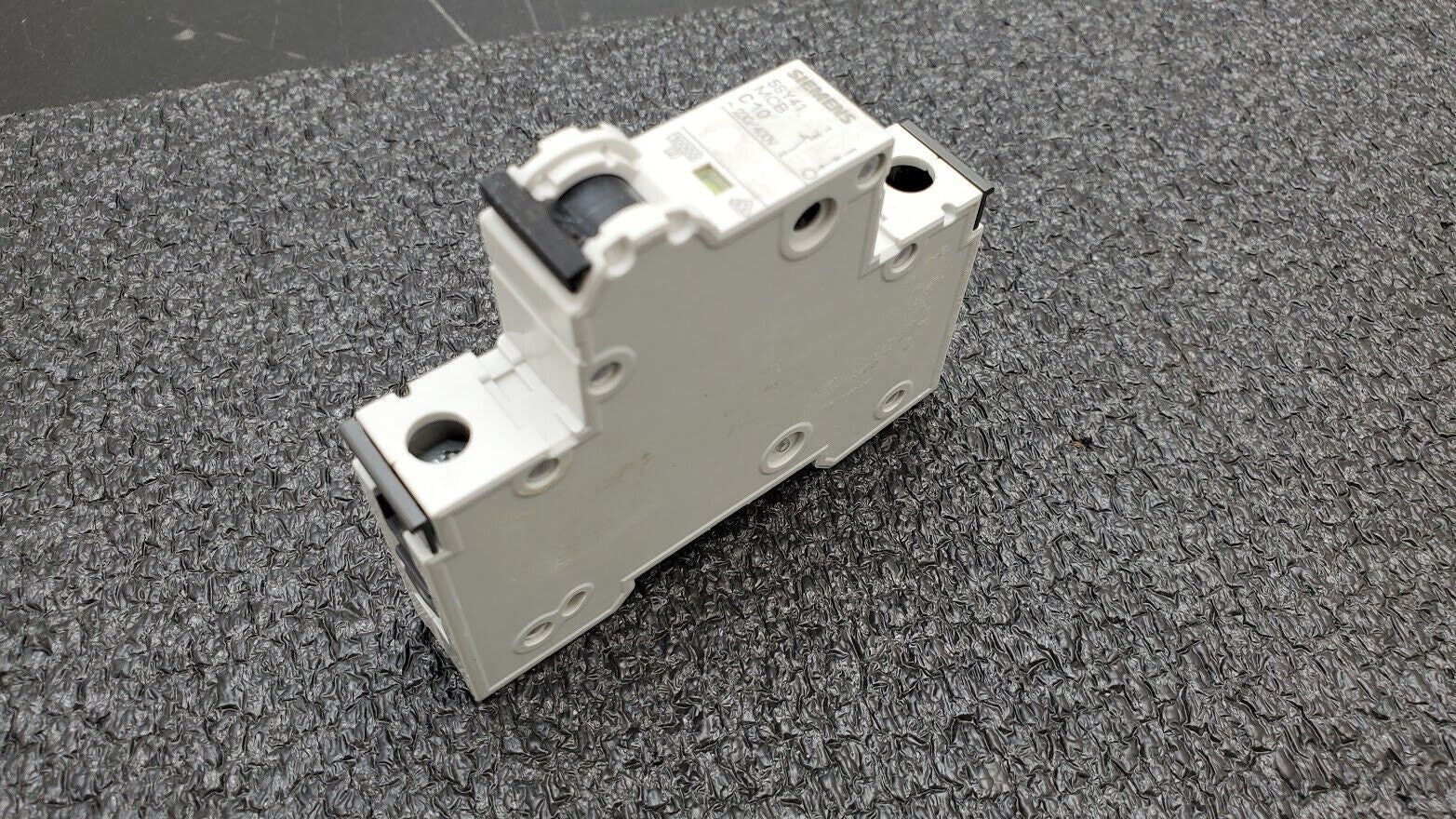 SIEMENS 5SY41 MCB C10 Single Pole CIRCUIT BREAKER / 5SY4110-7 / ~230-400V / 5A