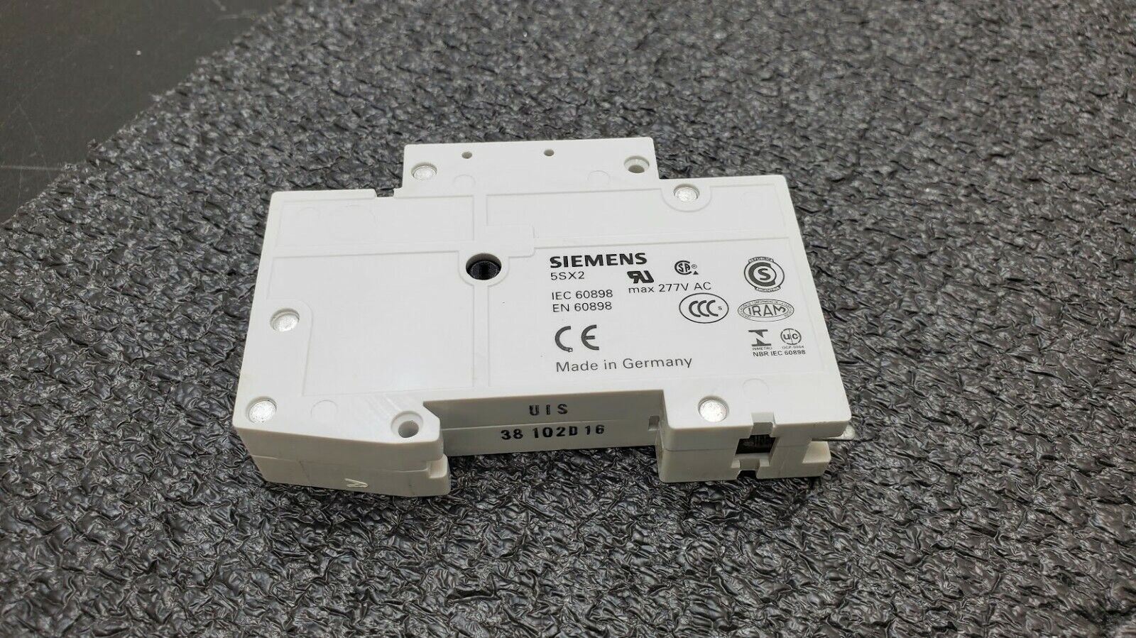 SIEMENS 5SX2 CIRCUIT BREAKER 5SX21 D16 1-Pole  ~230/400V 277 VAC
