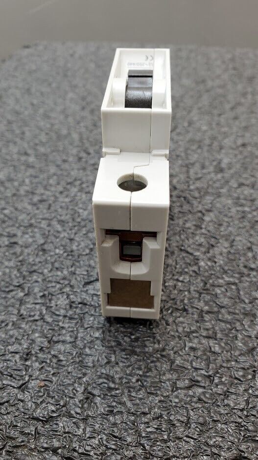 SIEMENS 5SX2 CIRCUIT BREAKER 5SX21 D16 1-Pole  ~230/400V 277 VAC