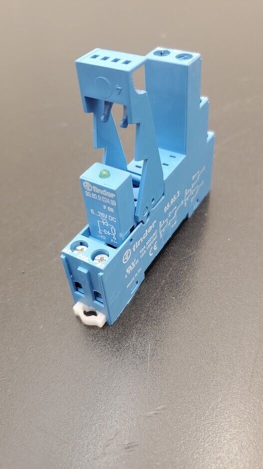 finder 95.95.3 Relay Socket 10A 300V 12A 150V with finder 99.80.9.024.99 LED