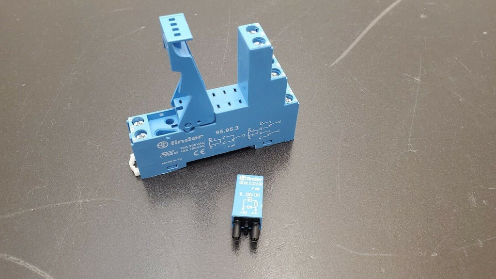 finder 95.95.3 Relay Socket 10A 300V 12A 150V with finder 99.80.9.024.99 LED