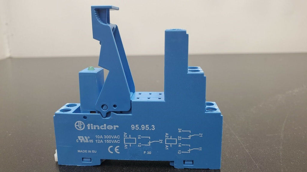 finder 95.95.3 Relay Socket 10A 300V 12A 150V with finder 99.80.9.024.99 LED