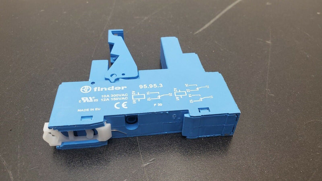 finder 95.95.3 Relay Socket 10A 300V 12A 150V with finder 99.80.9.024.99 LED
