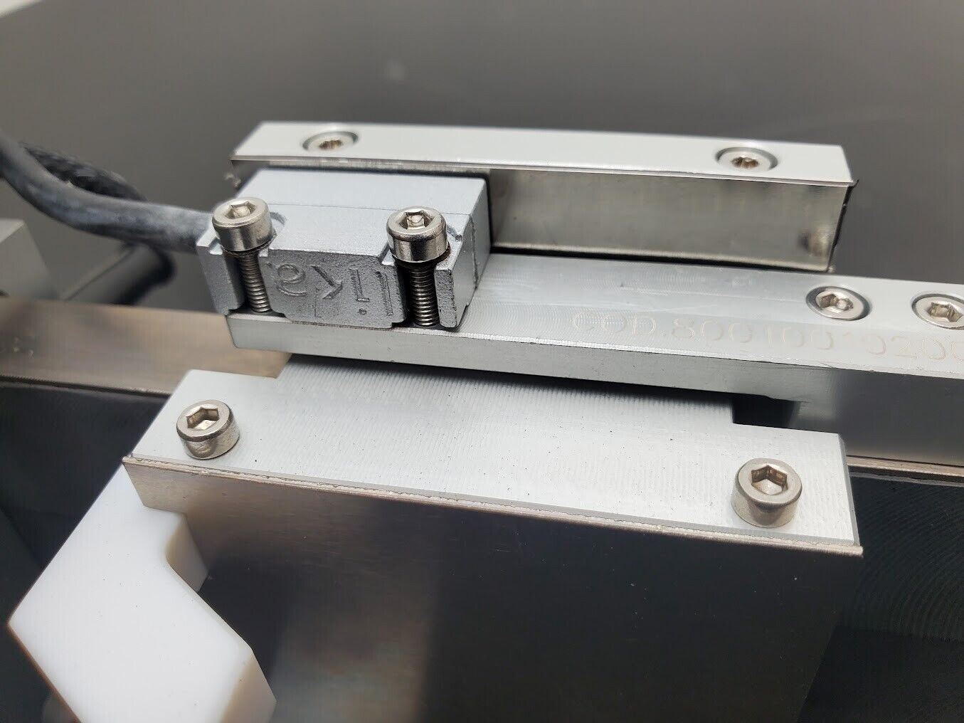 Lika SIM5-R-L-1-3 Linear Magnet Motor Width Adjustment Grabber Section Encoder 2