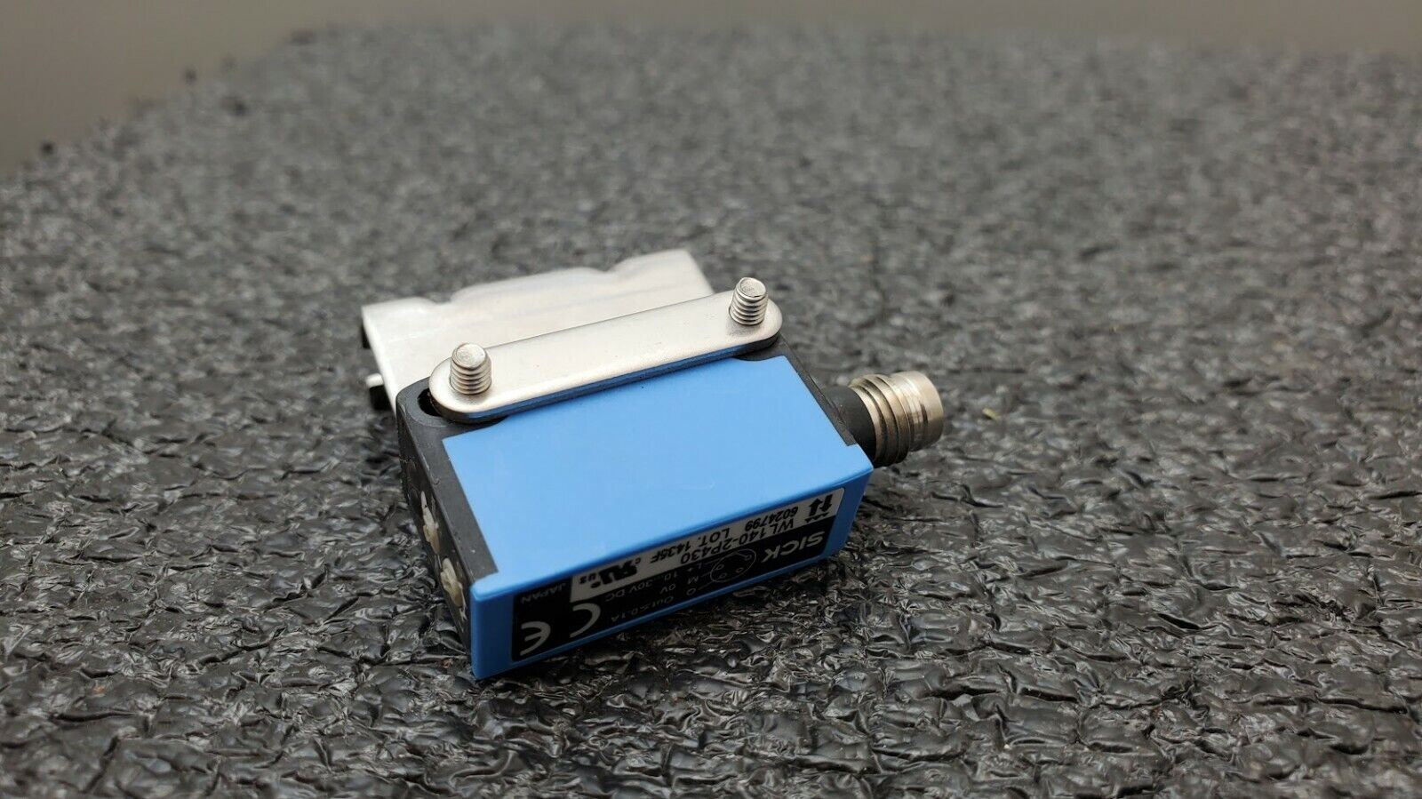 SICK Photoelectric Retro-Reflective Sensor WL140-2P430 no reflector (B)