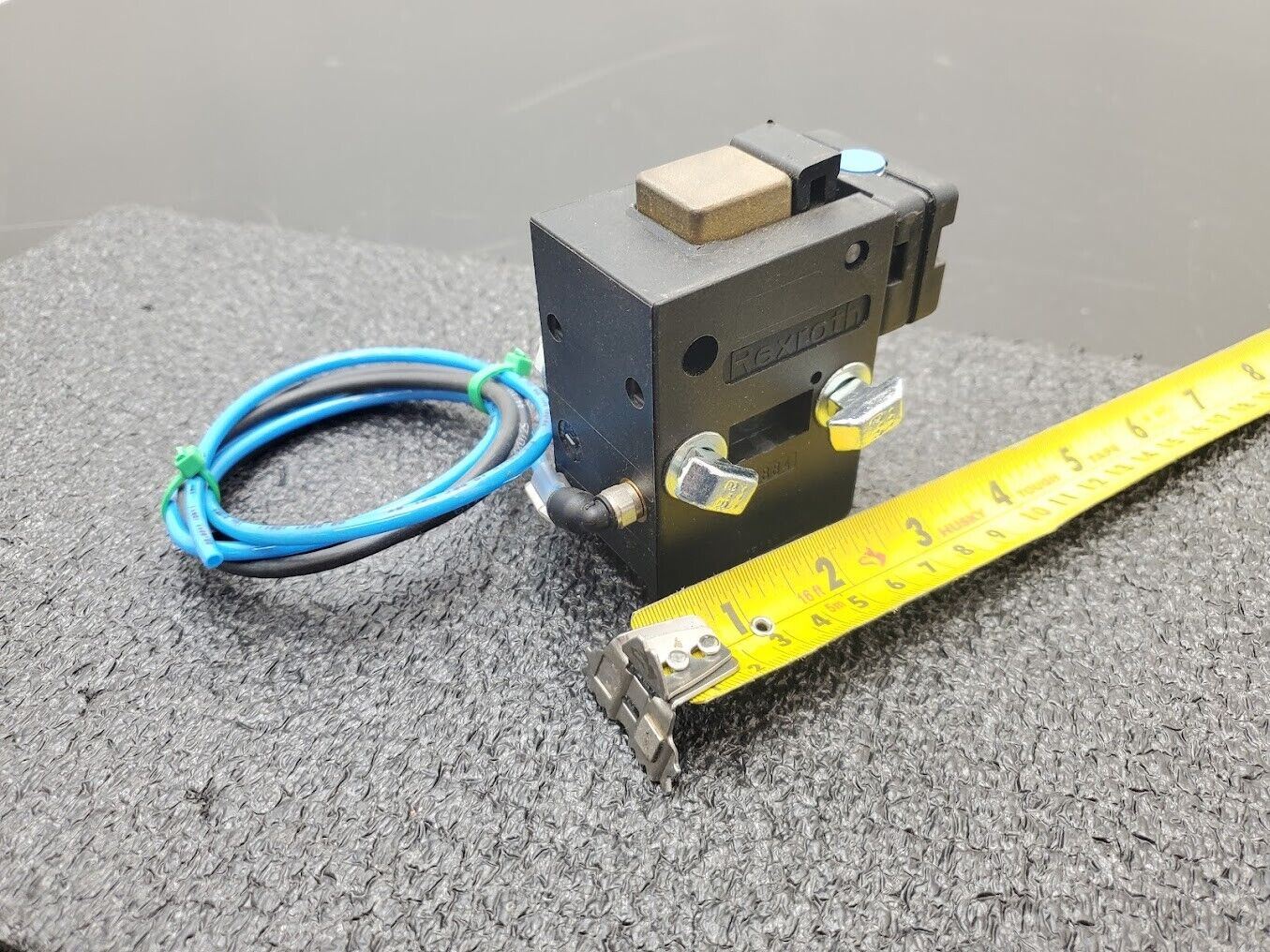 Rexroth 3 842 530 630 Pneumatic Stop Gate Conveyor Separator 53884 Bosch