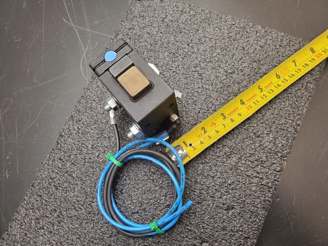 Rexroth 3 842 530 630 Pneumatic Stop Gate Conveyor Separator 53884 Bosch