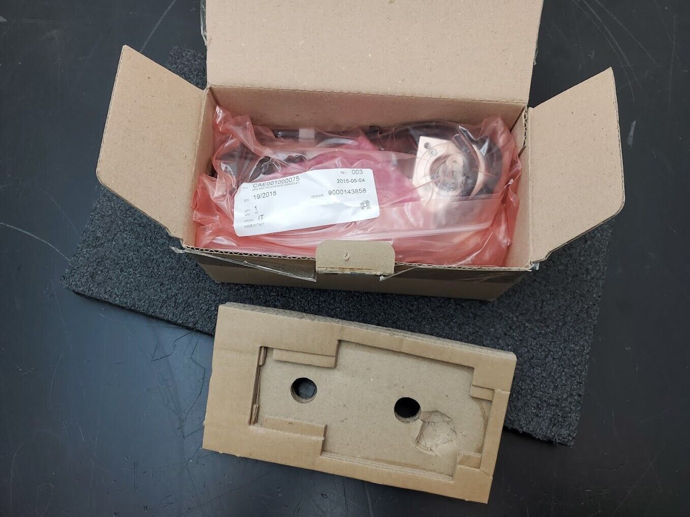 Servo Tecnica APM-SA01ACN2-8-SC Servo Motor Robot 100W 3Ph 200V 2.38A 3000RPM