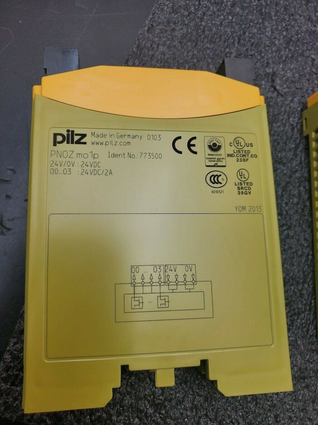 Pilz Safety PLC PNOZ m1p 773100 m01p mo4p Working Pull Fieldbus 24VDC DIN Rail