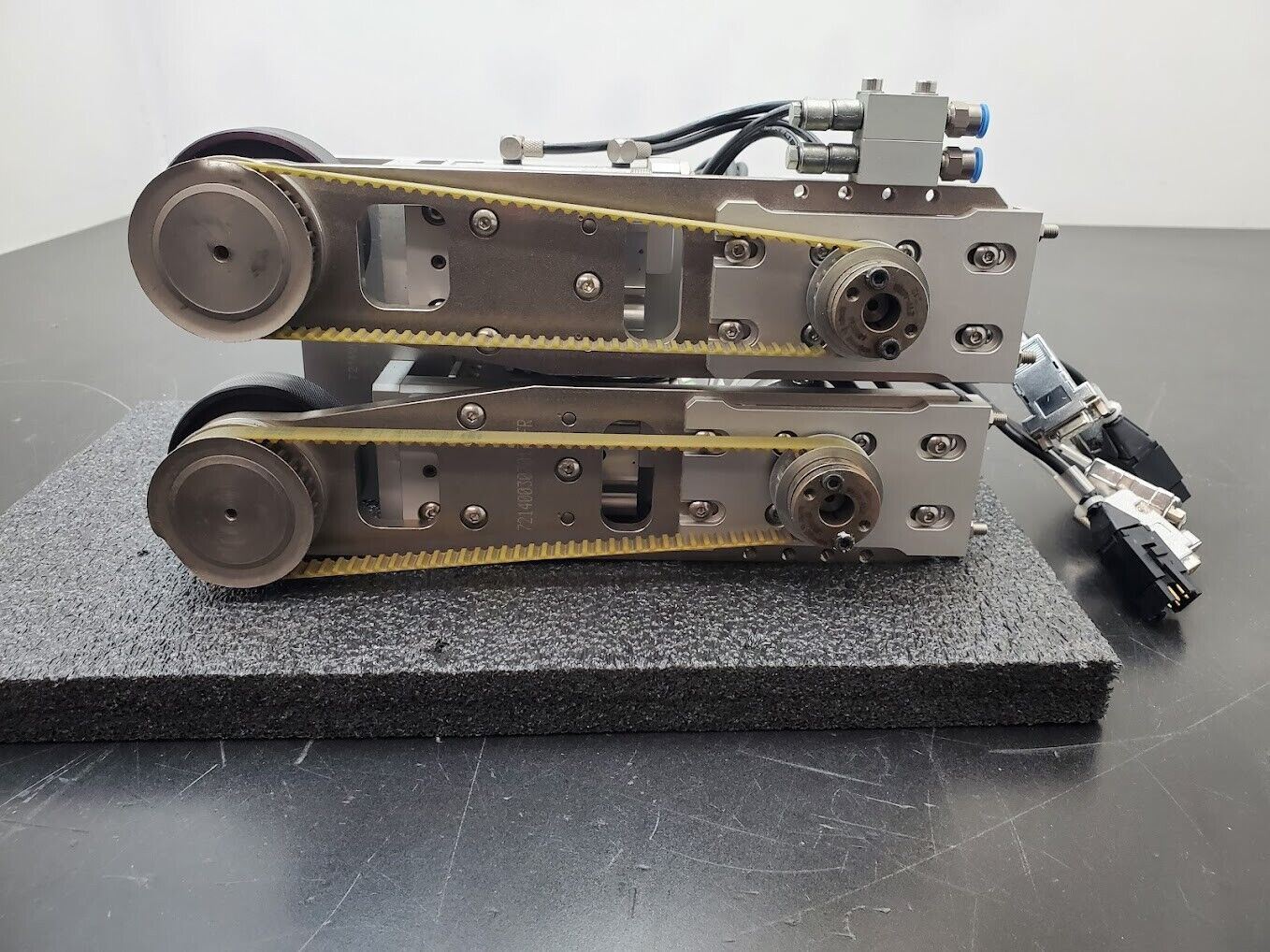 Dual Servo Motor Pneumatic Applied Friction Drive Unit For Rotary Motion Table