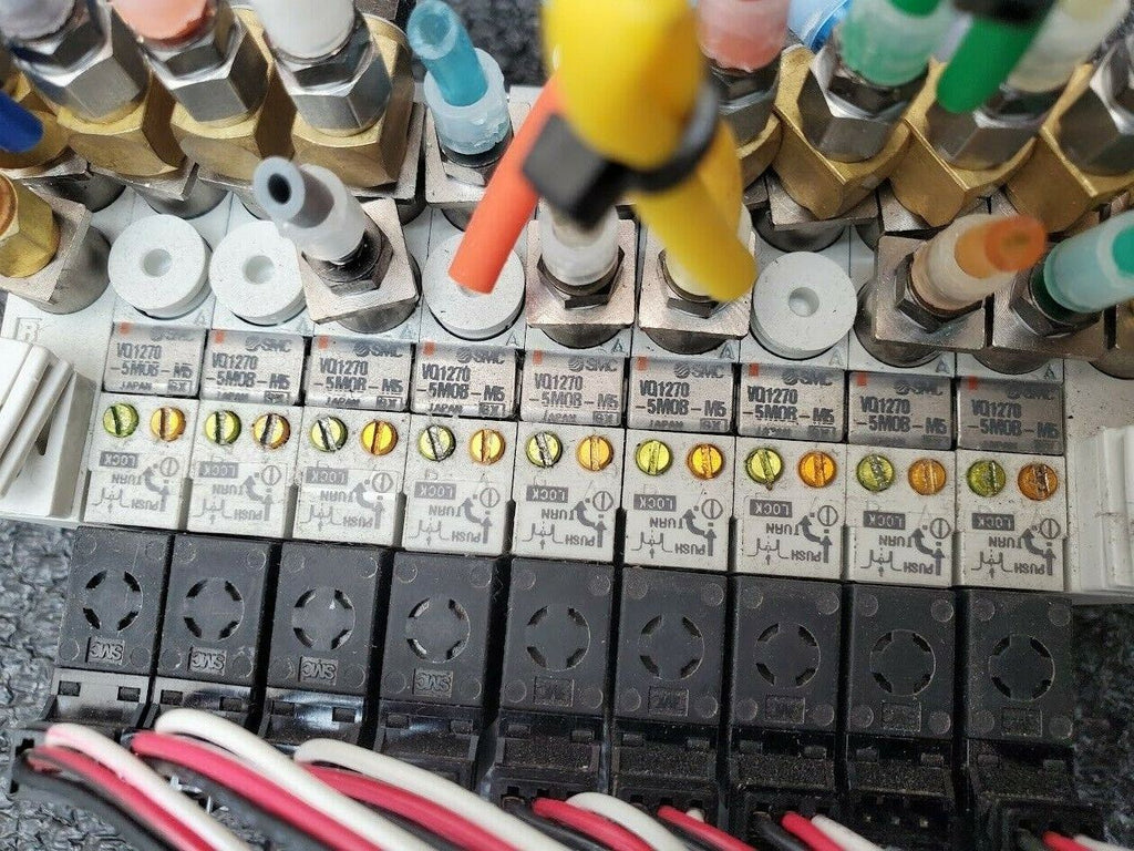 SMC Pneumatic Pneumatic Valve Actuator Switches 24VDC Solenoid Control Lot of 3