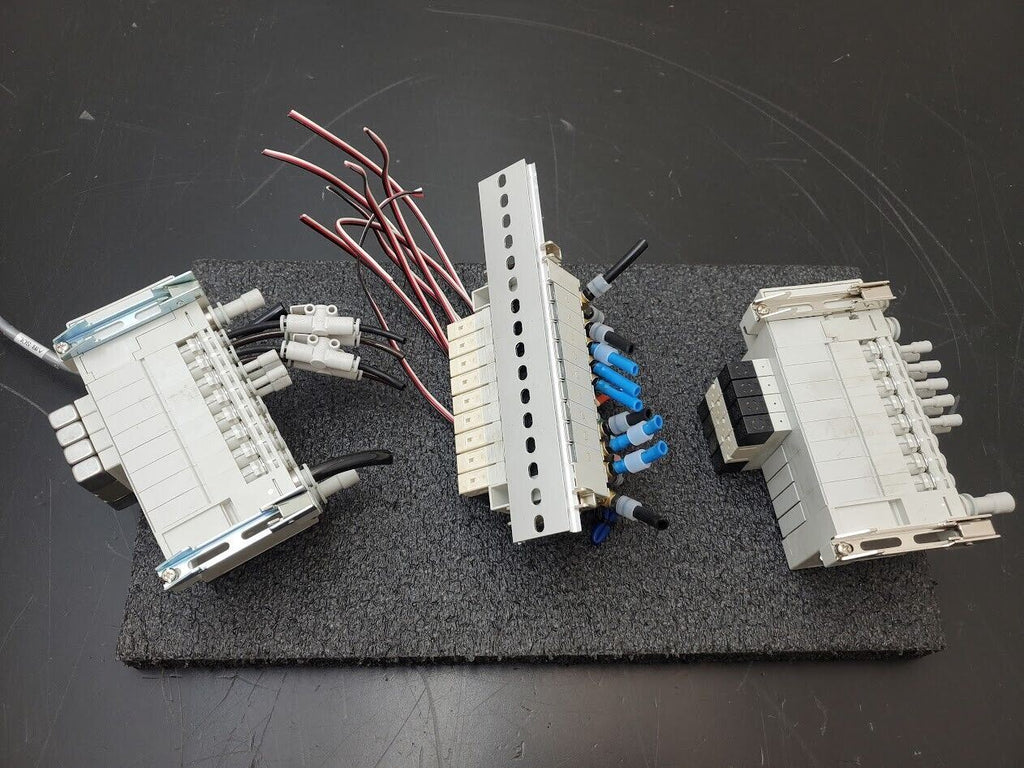 SMC Pneumatic Pneumatic Valve Actuator Switches 24VDC Solenoid Control Lot of 3