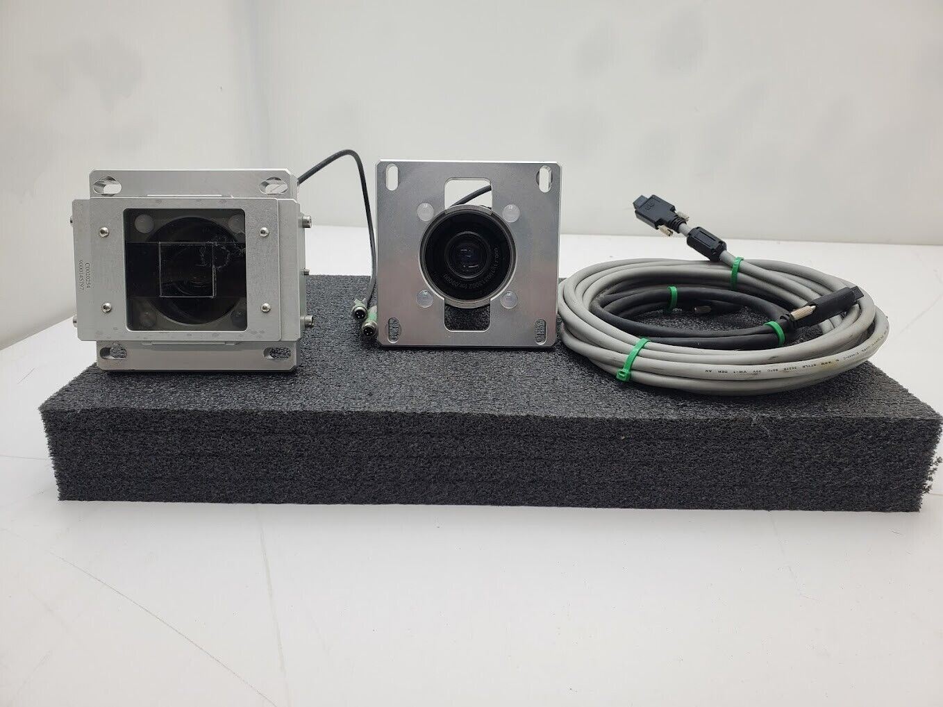 2x SONY XCD-V60 Industrial Black and White Camera 300k pixels Tamron 1:2.8 50mm