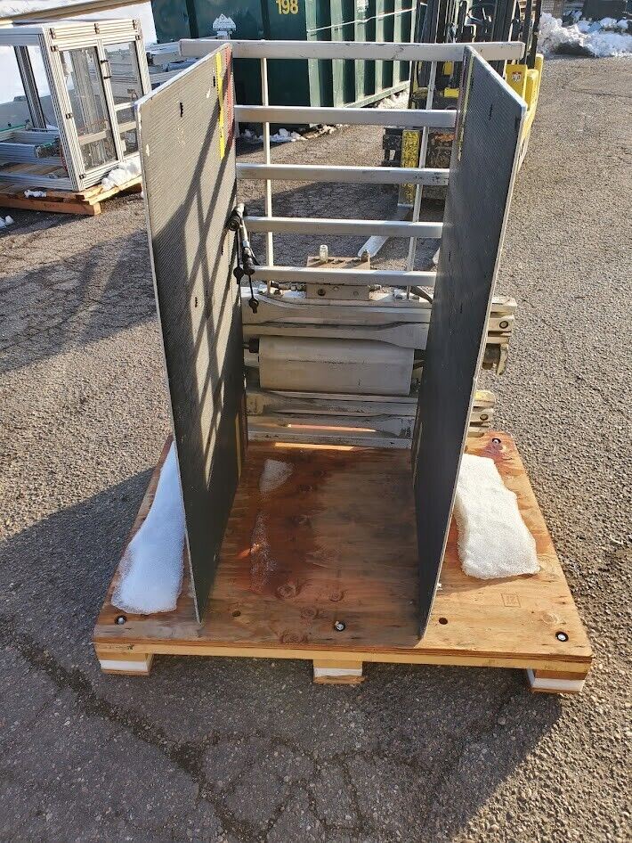 Cascade Class 2 Carriage Bale Clamp w/ sideshift 1500lbs capacity 34"x54" Platen