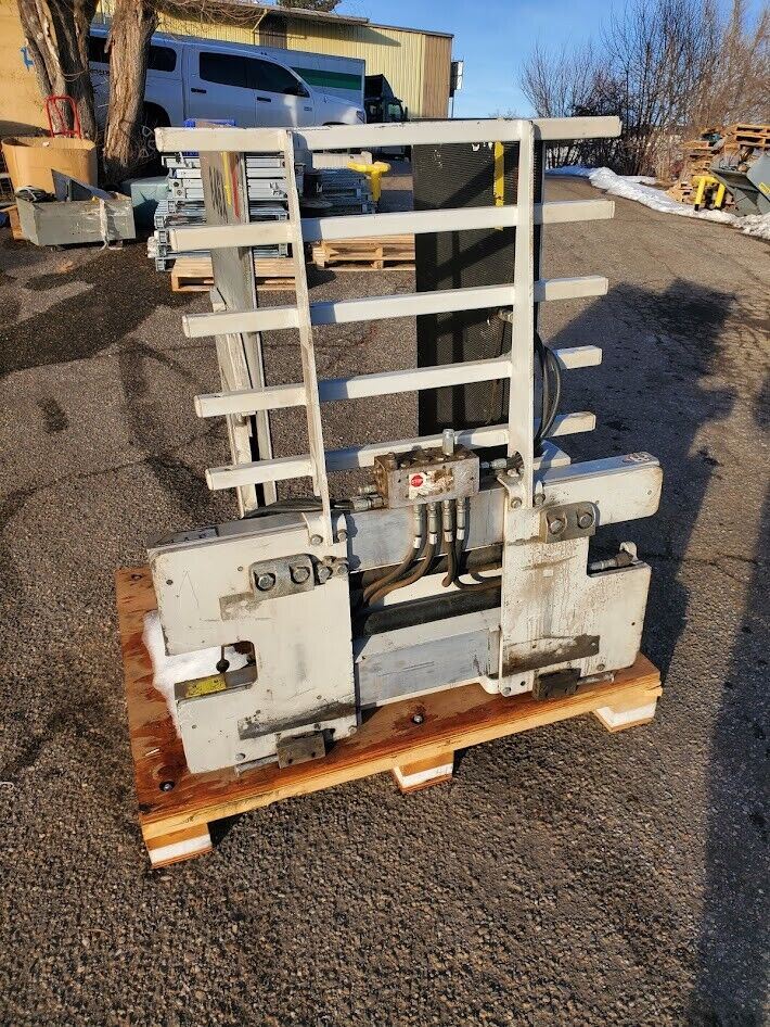 Cascade Class 2 Carriage Bale Clamp w/ sideshift 1500lbs capacity 34"x54" Platen