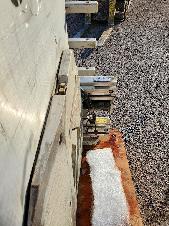 Cascade Class 2 Carriage Bale Clamp w/ sideshift 1500lbs capacity 34"x54" Platen