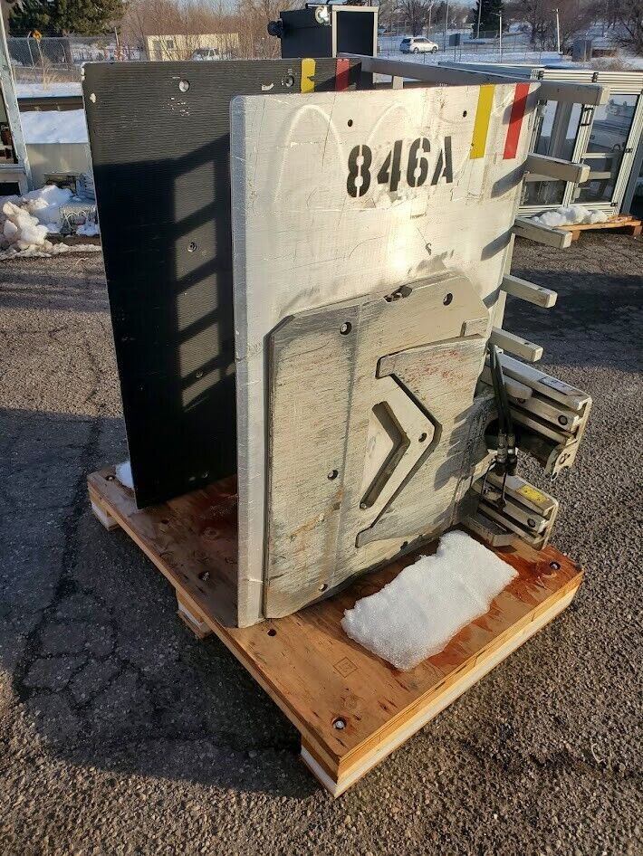 Cascade Class 2 Carriage Bale Clamp w/ sideshift 1500lbs capacity 34"x54" Platen