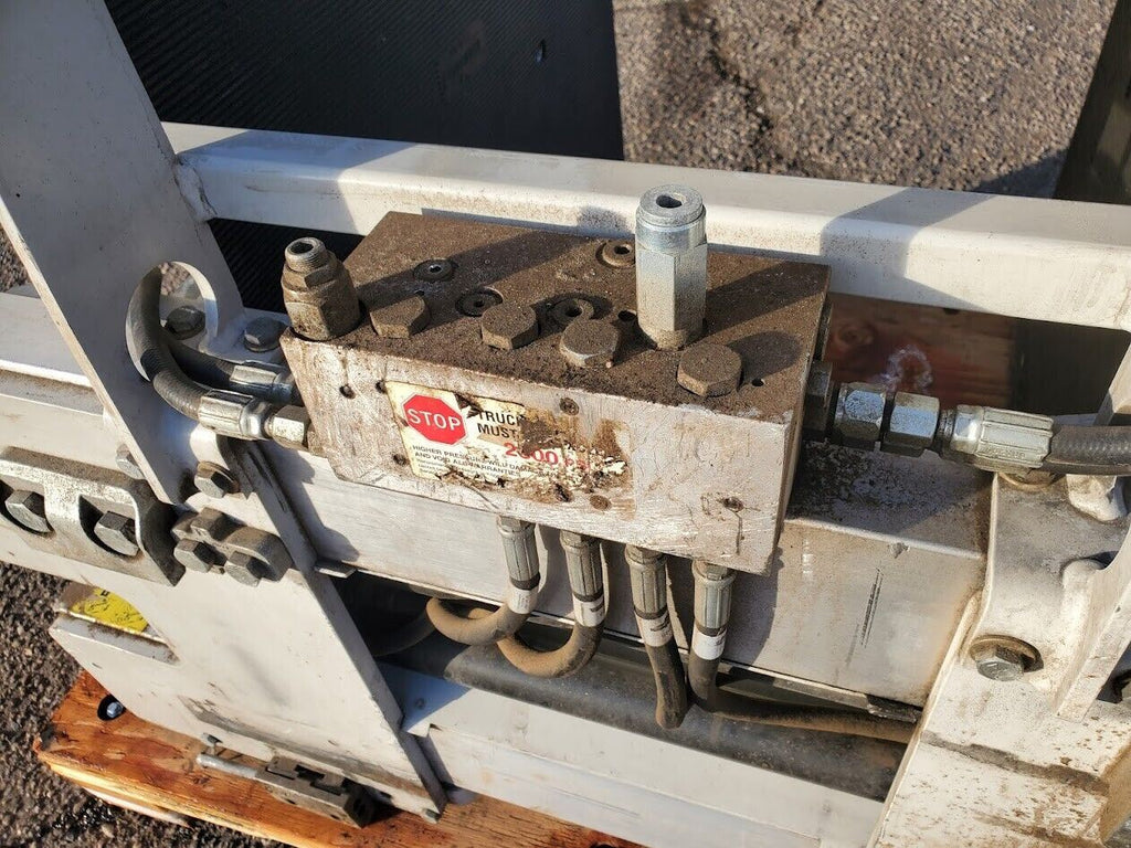 Cascade Class 2 Carriage Bale Clamp w/ sideshift 1500lbs capacity 34"x54" Platen