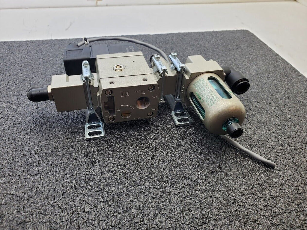 SMC AV2000-02-5DZB Soft Start 24VDC Solenoid with AF20-N02-6CZ Air Filter