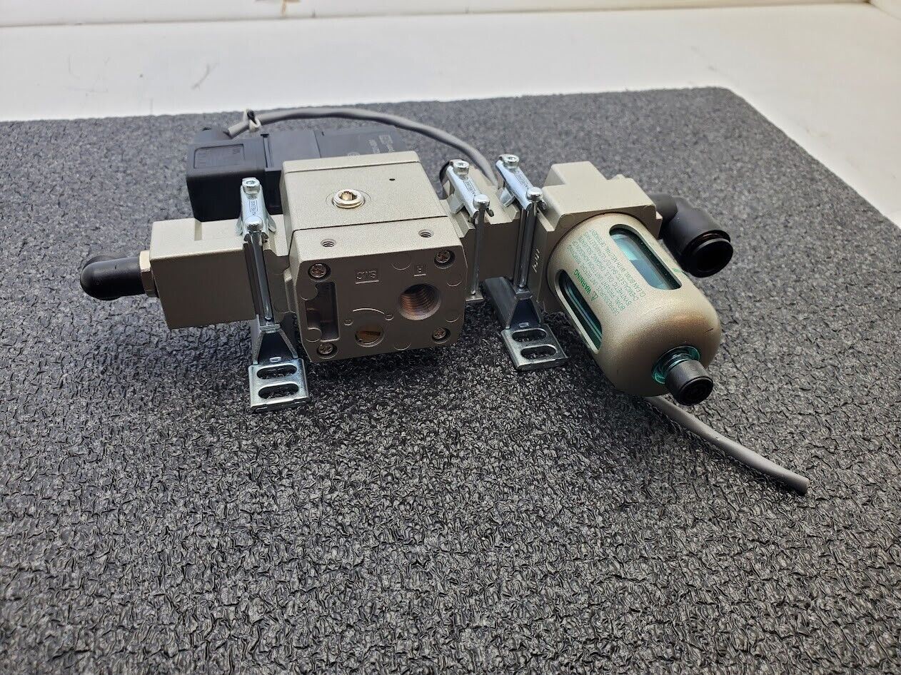 SMC AV2000-02-5DZB Soft Start 24VDC Solenoid with AF20-N02-6CZ Air Filter