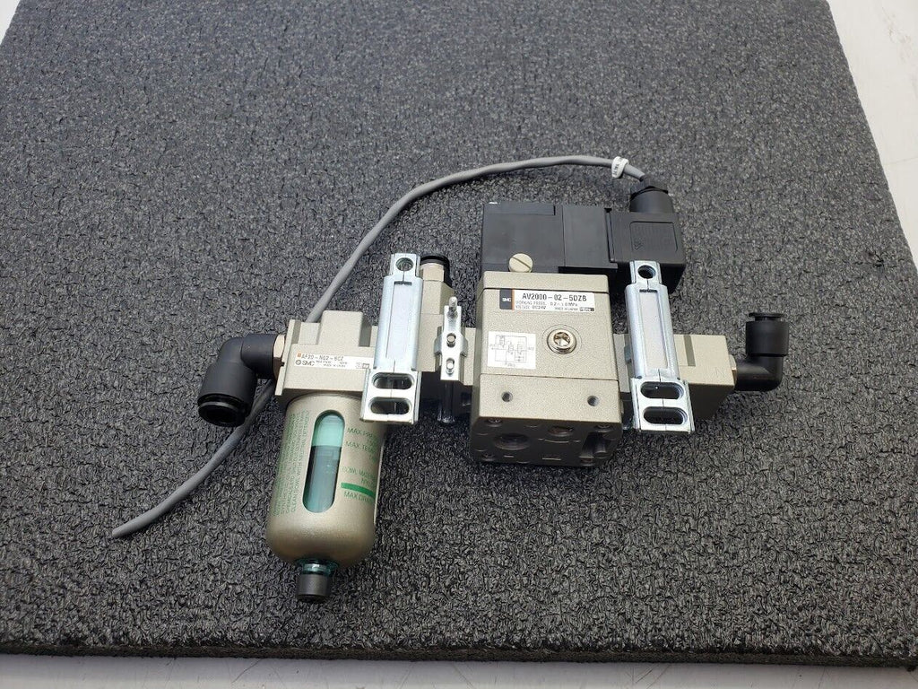 SMC AV2000-02-5DZB Soft Start 24VDC Solenoid with AF20-N02-6CZ Air Filter