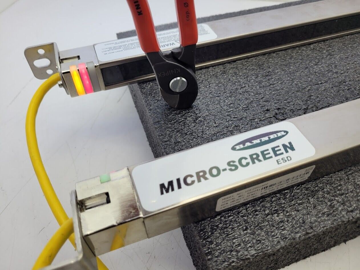 Banner USE2012NP2 & USR2012NP2 MICRO-SCREEN 20" Light Curtain Screen Set