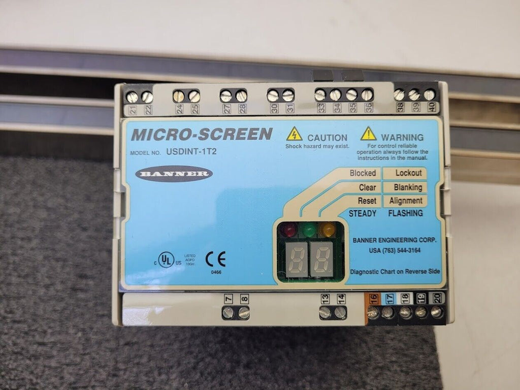 Banner USE2012NP2 & USR2012NP2 MICRO-SCREEN 20" Light Curtain Screen Set