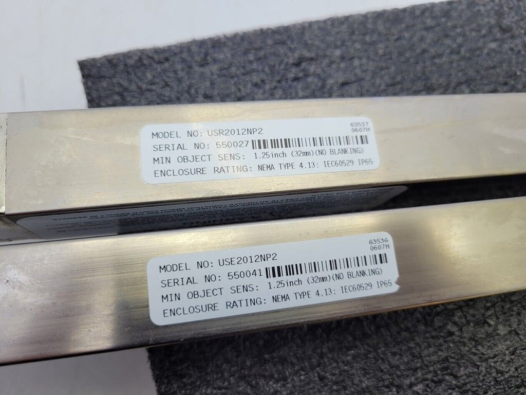 Banner USE2012NP2 & USR2012NP2 MICRO-SCREEN 20" Light Curtain Screen Set