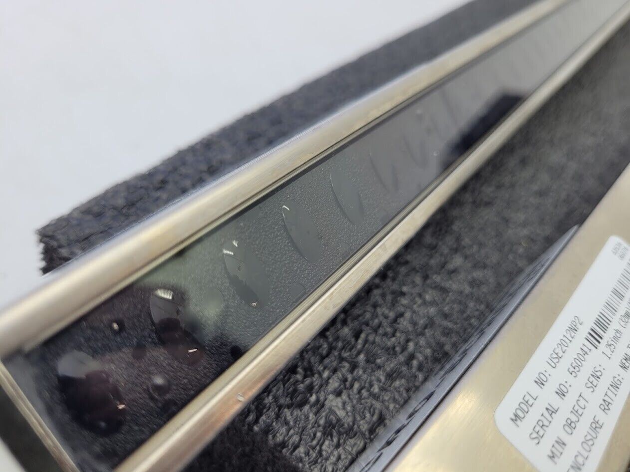 Banner USE2012NP2 & USR2012NP2 MICRO-SCREEN 20" Light Curtain Screen Set