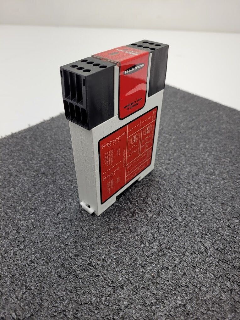Banner UM-FA-11A Universal Input Safety Relay Module 24V AC/DC, 250V/7A Contacts