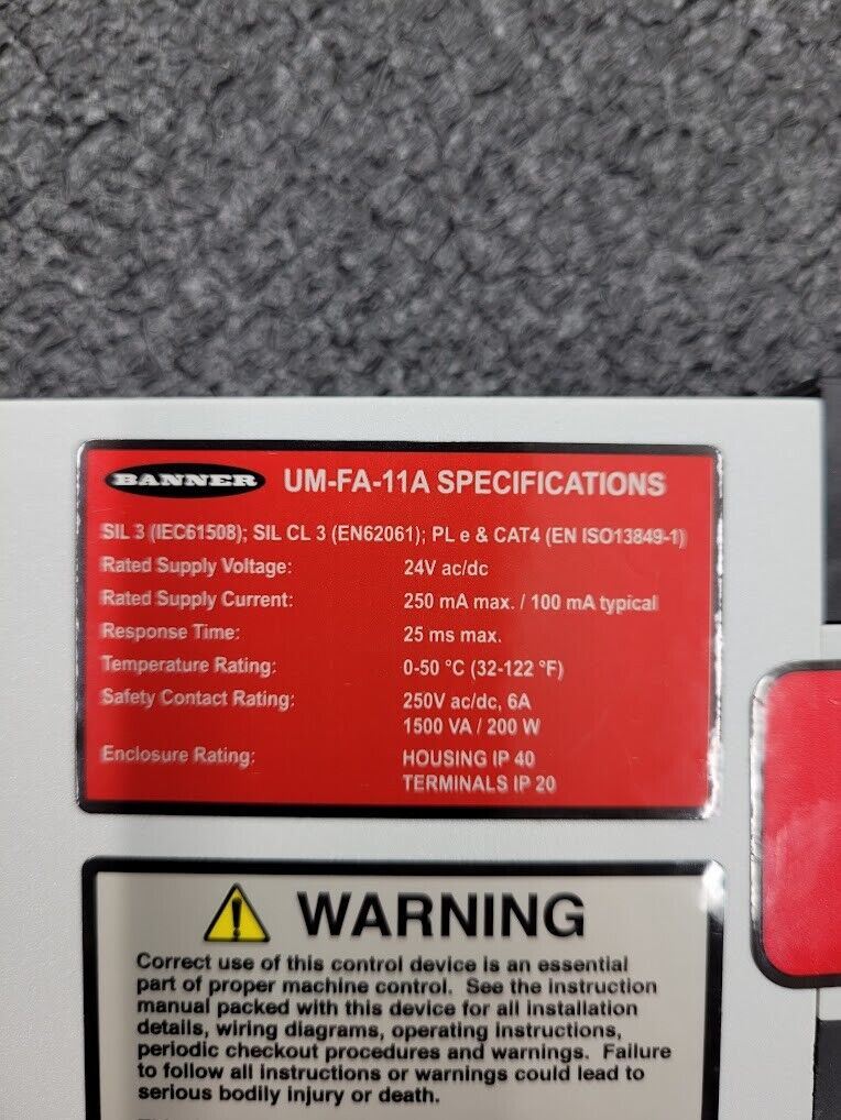 Banner UM-FA-11A Universal Input Safety Relay Module 24V AC/DC, 250V/7A Contacts