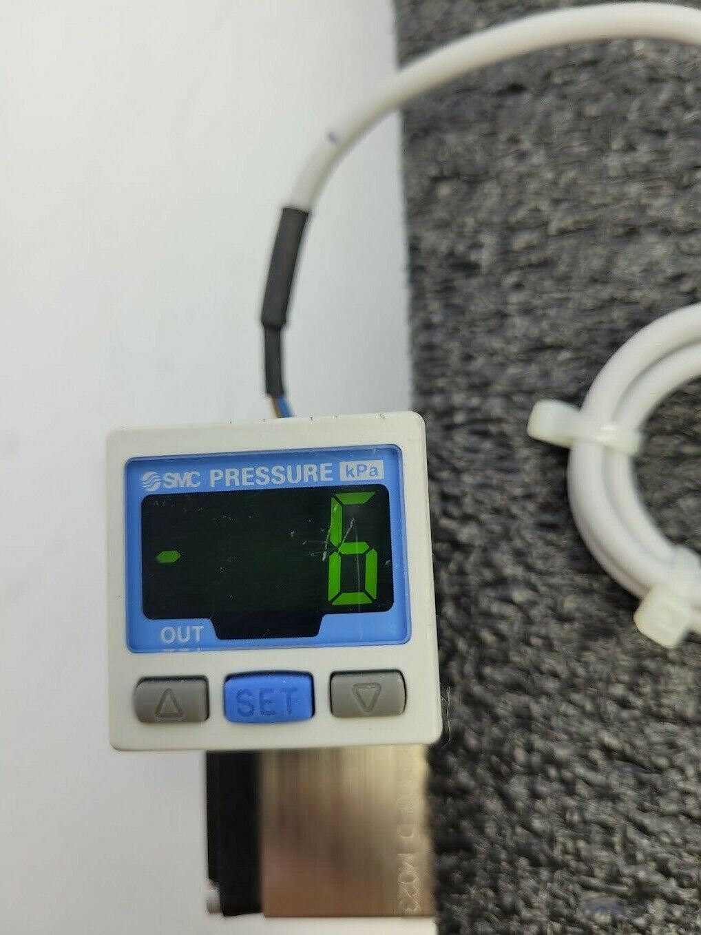 SMC ZSE30-T1-26 Vacuum Pressure Switch 1-5VDC Sensor Output 8mm 6mm Input Output