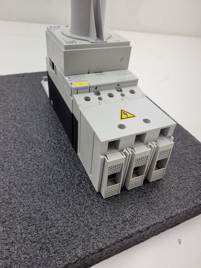 Eaton Moeller NS 2-200-NA Circuit Breaker Mains Switch 3 Phase NZM 2 Rotary