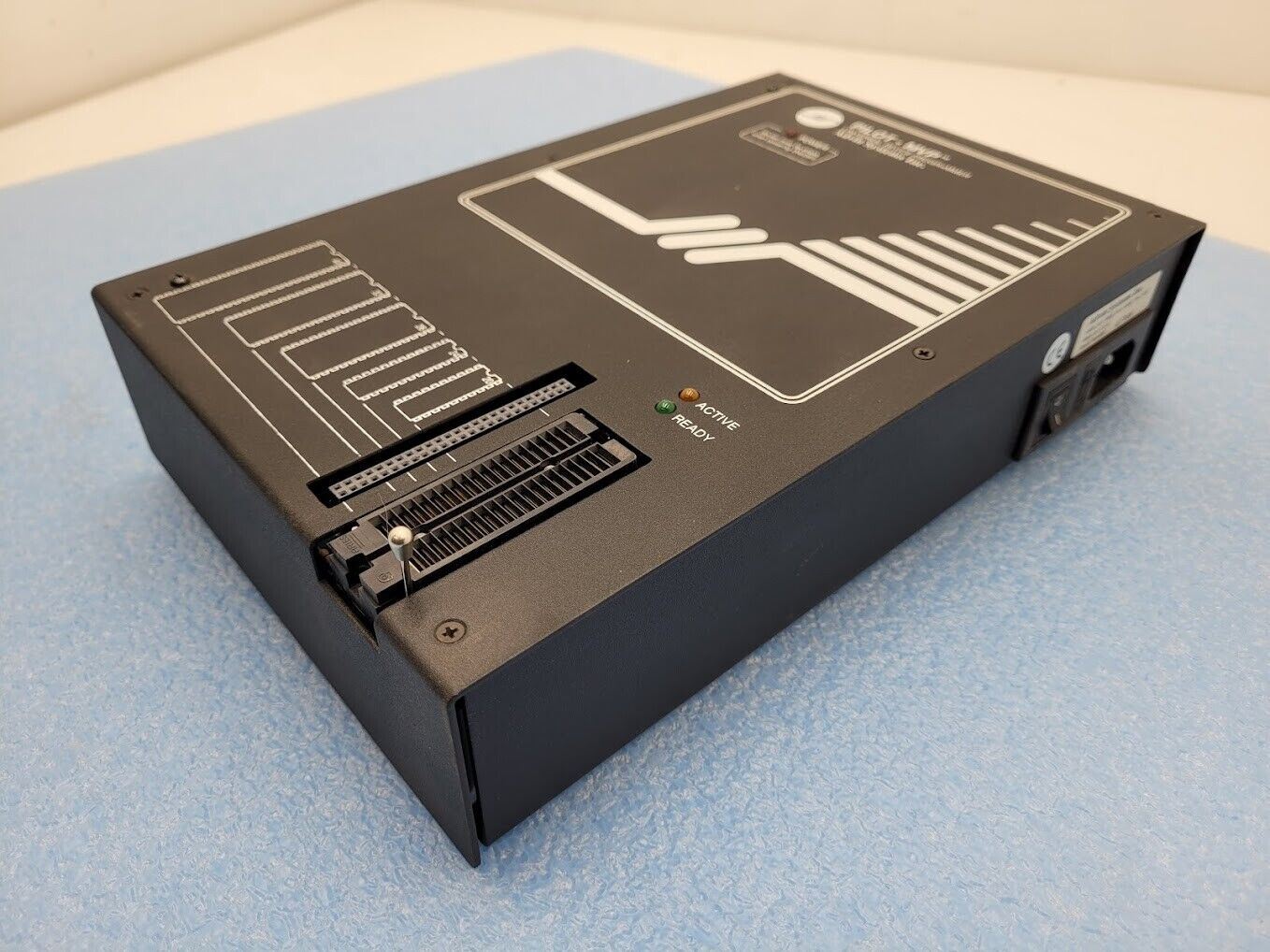 Advin Systems Pilot MVP Universal Device IC SMD Integrated Circuit Programmer