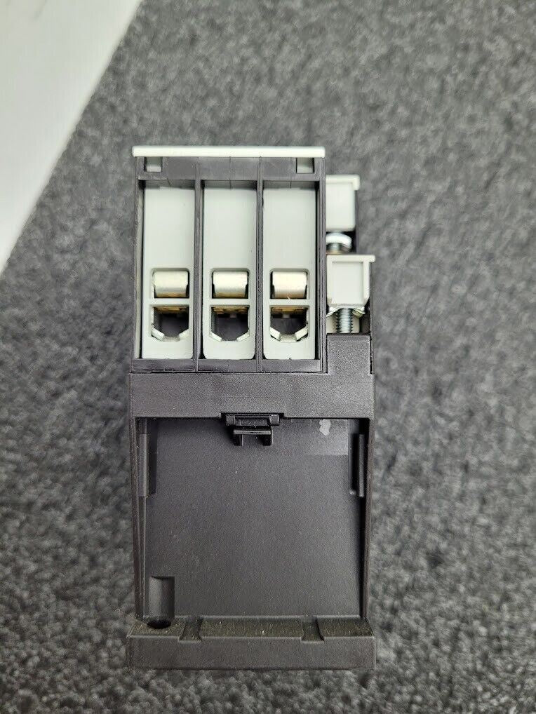 Eaton DIL M17-10 3PH AC Contactor 8-18A 5-12kW 1-15HP 115-600V 24VDC Coil