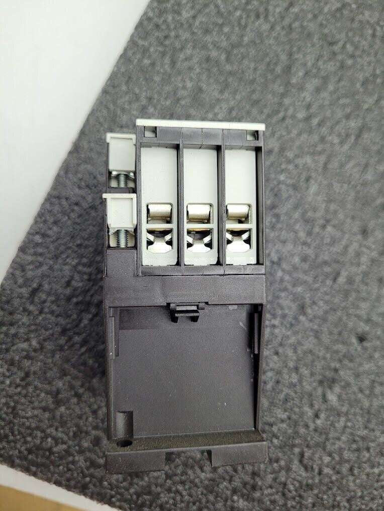 Eaton DIL M17-10 3PH AC Contactor 8-18A 5-12kW 1-15HP 115-600V 24VDC Coil