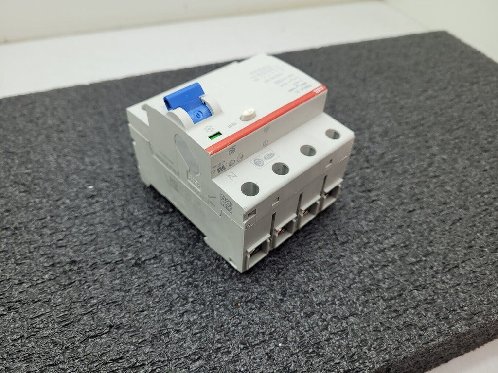 ABB F204 A 4-Pole Circuit Breaker 240V Leakage Residual Current Switch