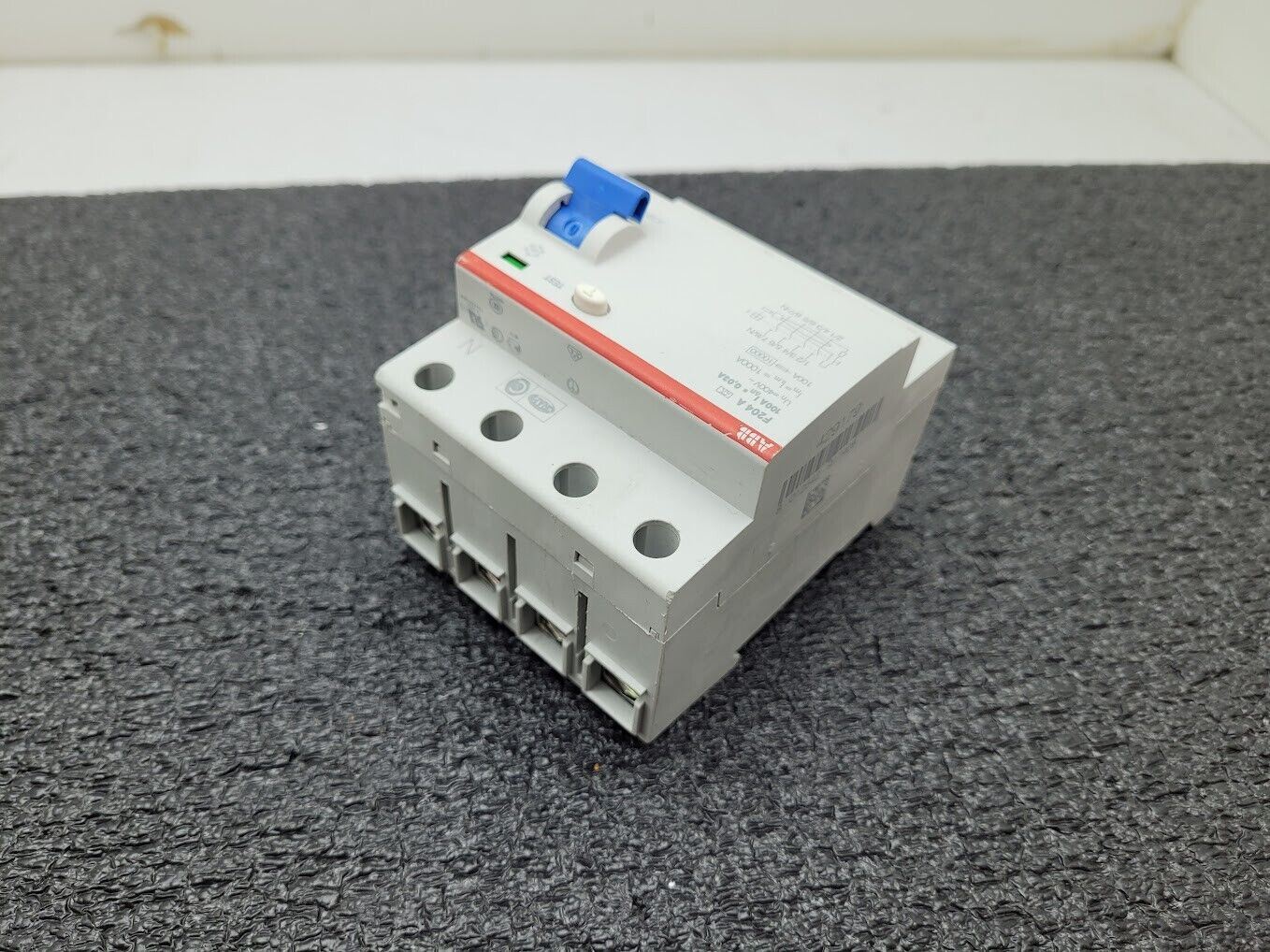 ABB F204 A 4-Pole Circuit Breaker 240V Leakage Residual Current Switch