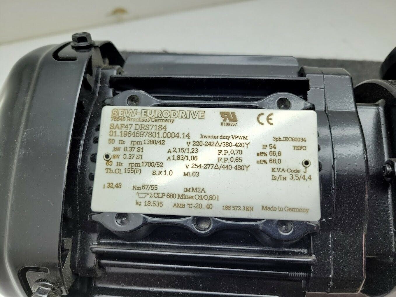 Sew-EuroDrive SAF47 DRS71S4 Gear Motor 32:1 Right Angle Gearhead 220-480V 3PH
