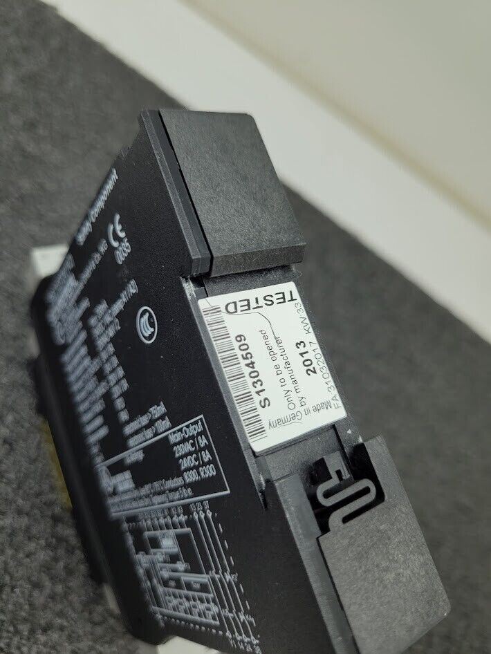 Schmersal Safety Relay SRB 211ST-24V (V.2) 101208309 AOPD Signal Processing Unit