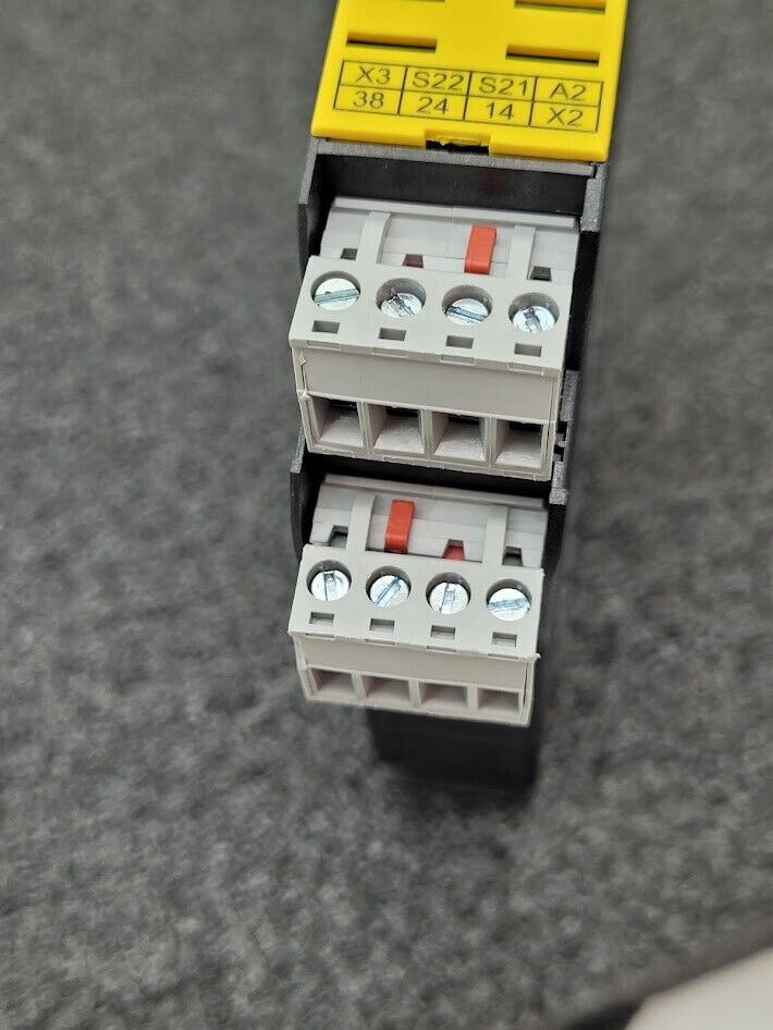 Schmersal Safety Relay SRB 211ST-24V (V.2) 101208309 AOPD Signal Processing Unit