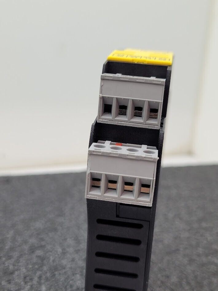 Schmersal Safety Relay SRB 211ST-24V (V.2) 101208309 AOPD Signal Processing Unit