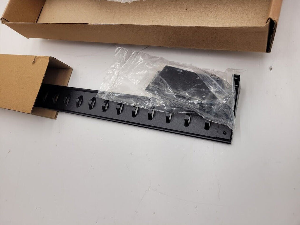 APC Schneider Electric Rack 16A PDU 1U Metered 8x C13S Outlets 208/230V AP7821 B