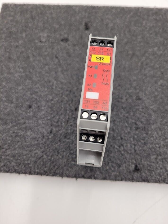Omron STI Safety Control Relay G9SB-2002-C 24VAC/DC 250VAC 5A Contact 30VDC 5A