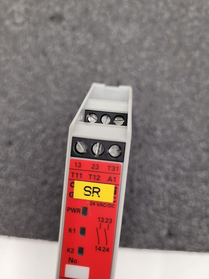 Omron STI Safety Control Relay G9SB-2002-C 24VAC/DC 250VAC 5A Contact 30VDC 5A
