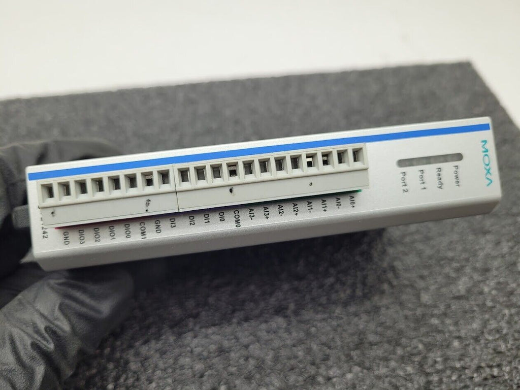 Moxa ioLogik E1242 Universal 4xAI 4xDI 4xDIO 2x Ethernet TCP I/O Controller