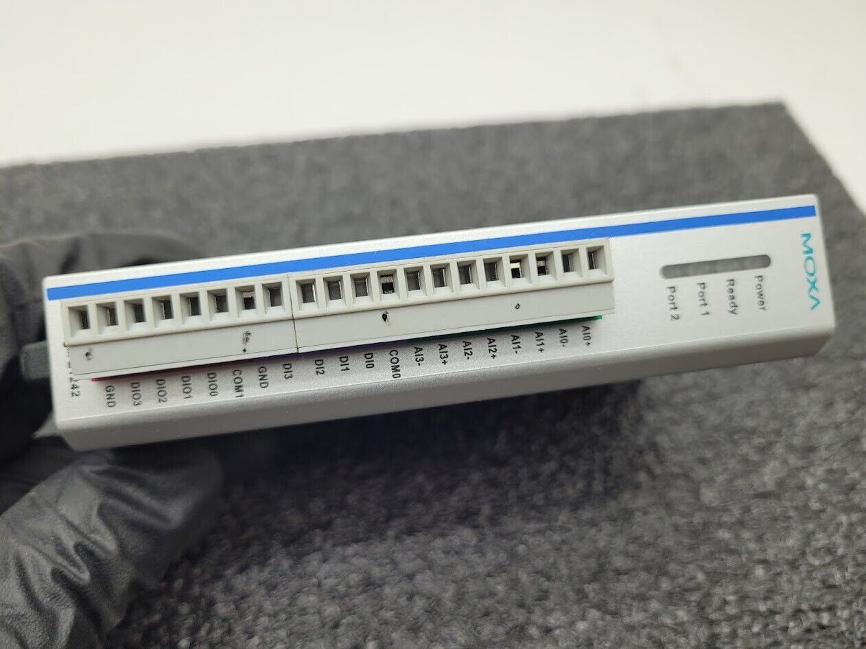 Moxa ioLogik E1242 Universal 4xAI 4xDI 4xDIO 2x Ethernet TCP I/O Controller