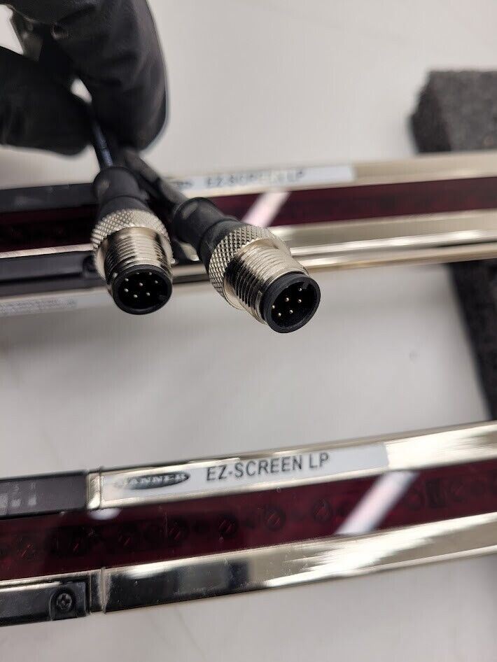 Banner SLPE14-690NP8 690mm Safety Light Curtain Beam Emitter Receiver .1-7m Pair