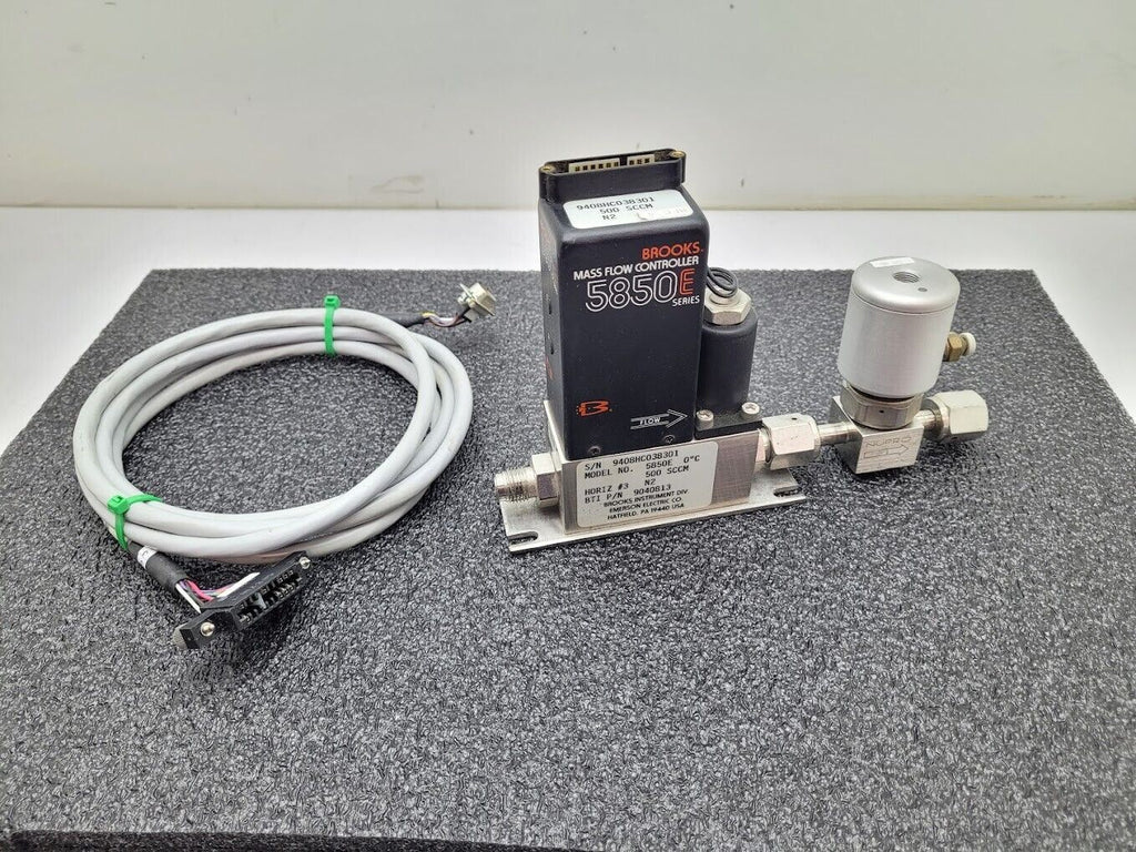 Brooks Instrument 5850E Mass Flow Controller MFC 5850E N2 Gas 500 SCCM 9040813